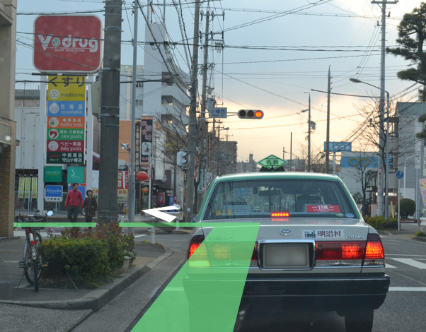 小幡西の交差点を左折(南へ)